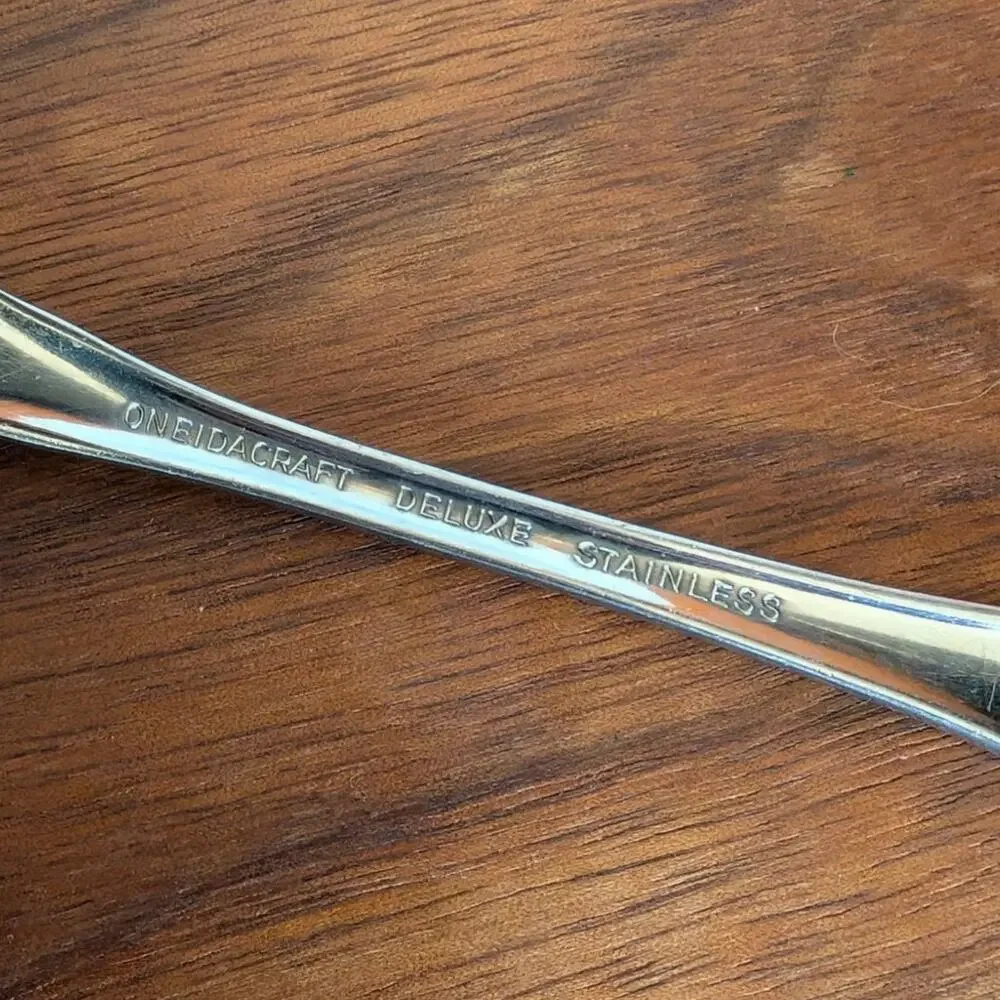 Oneidacraft DELUXE CHATEAU Stainless Glossy Flatware - 1 Dinner Fork (7 1/4